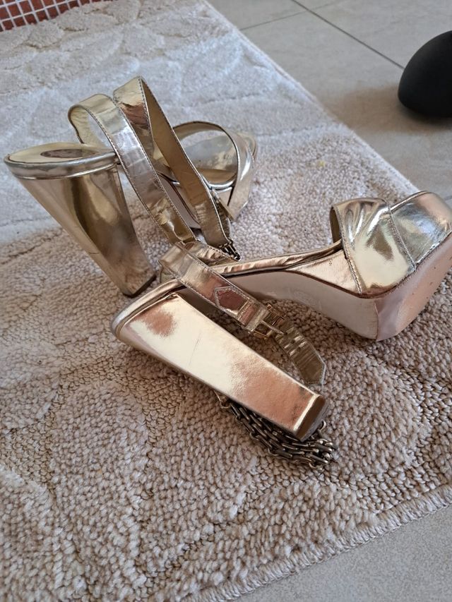 Sandalo donna dorato versace