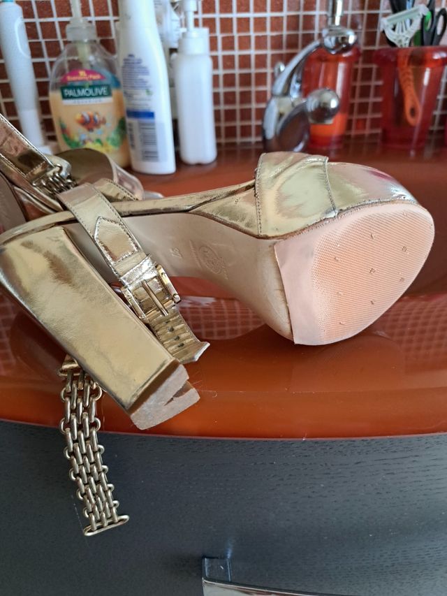 Sandalo donna dorato versace