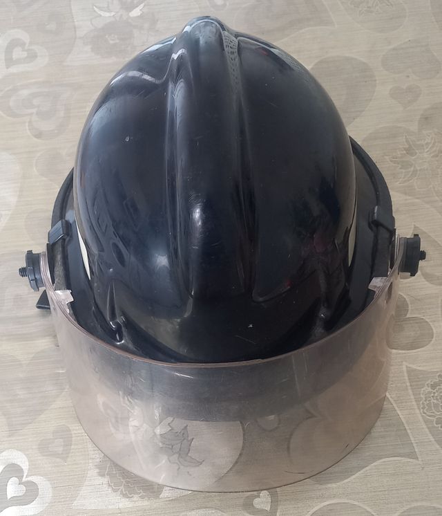 Casco bomberos excelente equipamiento