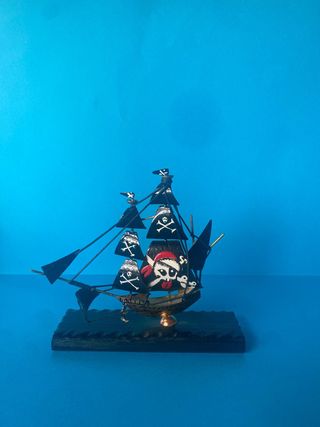 Barcos piratas y galeones españoles