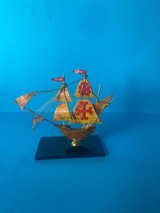 Barcos piratas y galeones españoles