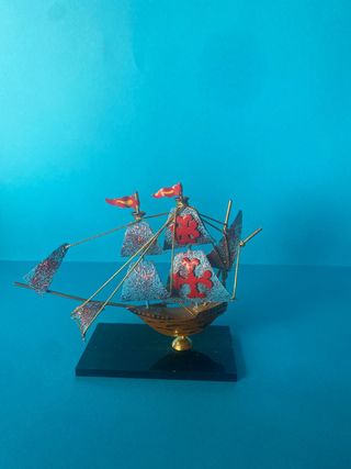 Barcos piratas y galeones españoles