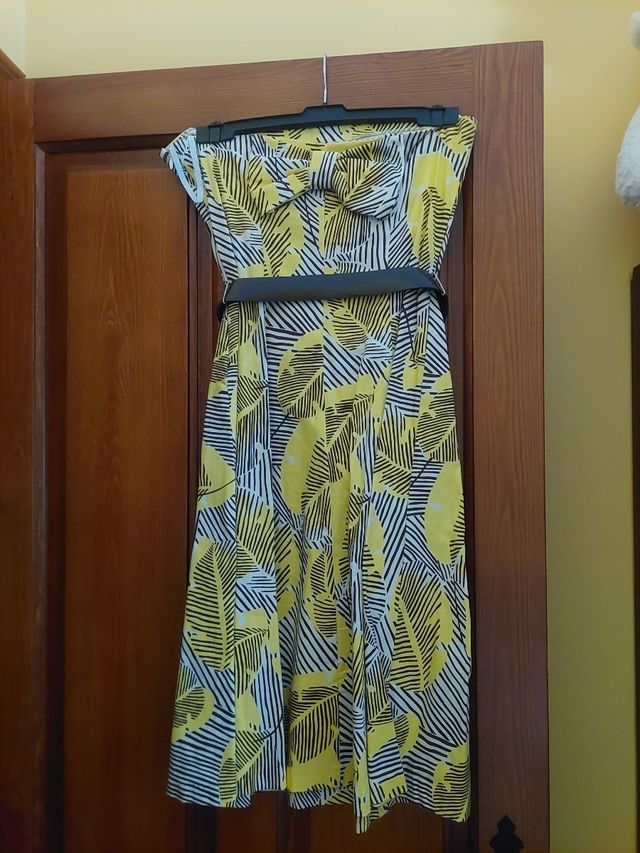 Vestido de cóctel color amarillo y marro