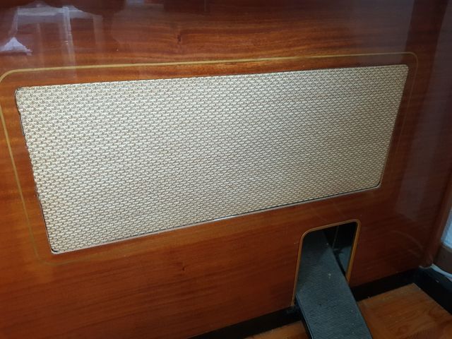 Clavicordio eléctrico.