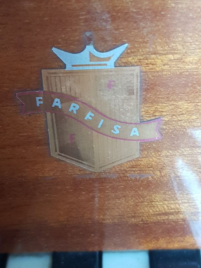 Clavicordio eléctrico.