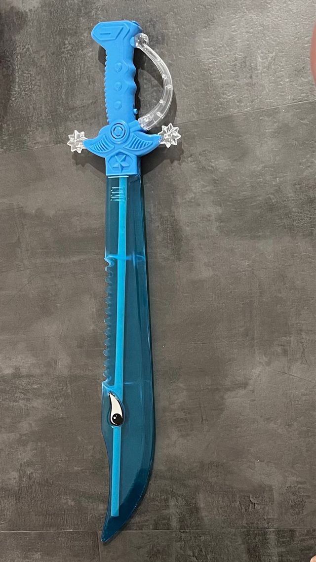 Espada Tiburón Azul