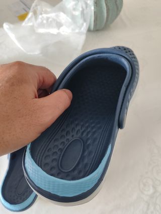 SANDALIAS TIPO CROC