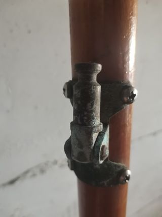 Coppia di remi in legno per imbarcazioni.