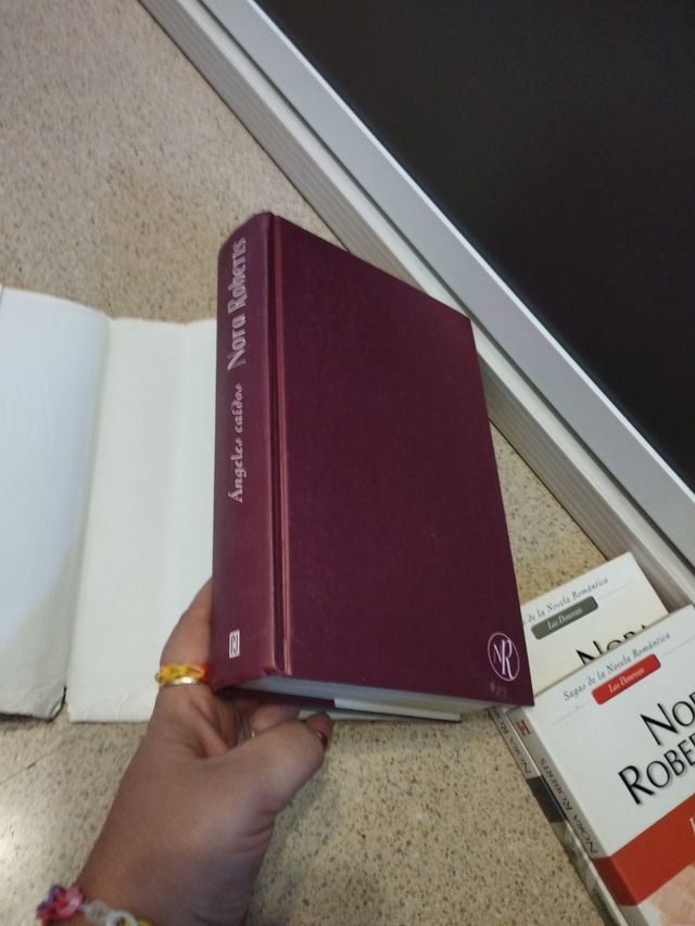 Ángeles caído Nora Robert