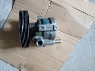 Bomba direccion Renault Laguna 
