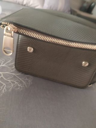 Bonito bolso color kaki misako