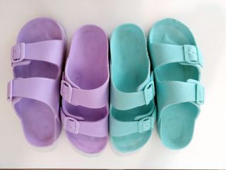 LOTE 2 CHANCLAS ALE-HOP