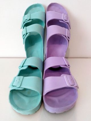 LOTE 2 CHANCLAS ALE-HOP