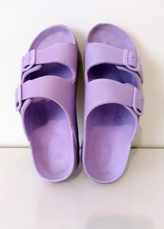 LOTE 2 CHANCLAS ALE-HOP