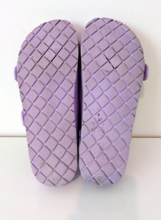LOTE 2 CHANCLAS ALE-HOP