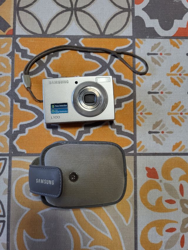 Cámara fotos digital Samsung L100