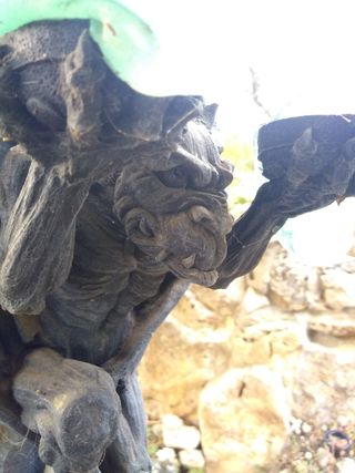 Escultura diabólica.