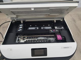 IMPRESORA CON  CARTUCHOS.DE TINTA..