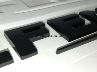 EMBLEMA NEGRO MALETERO LAND ROVER DEFENDER