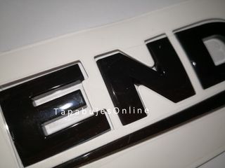 EMBLEMA NEGRO MALETERO LAND ROVER DEFENDER