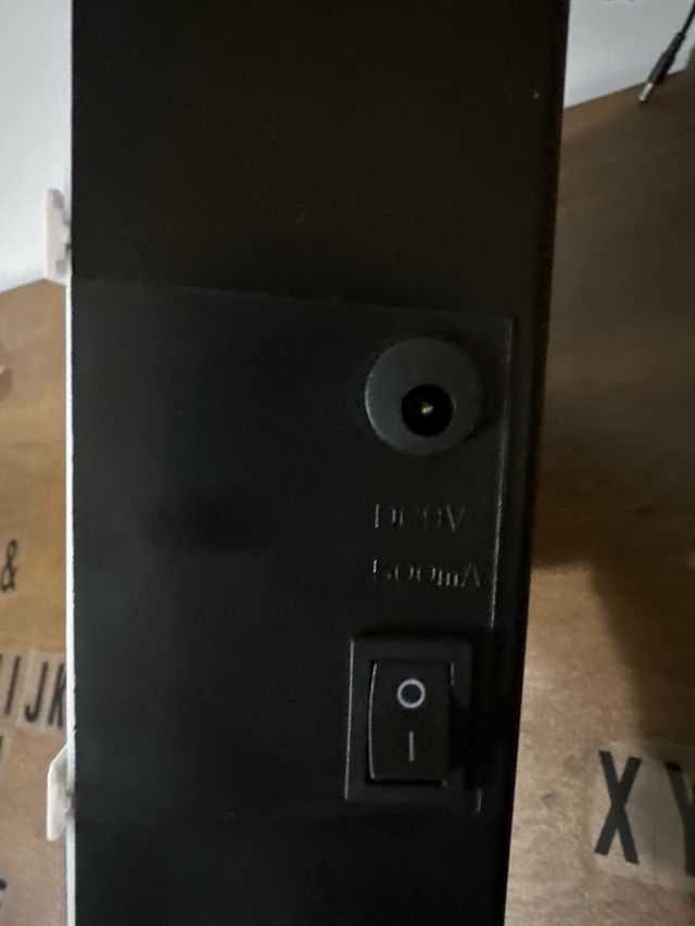 Caja de luz LED con letras y numeros.