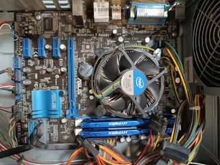 Torre pc con piezas