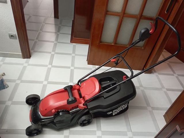Cortacesped Black & Decker GR3410, 230V 1050W
