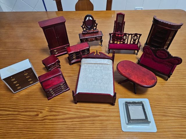 Muebles casa de muñecas