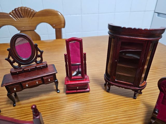 Muebles casa de muñecas