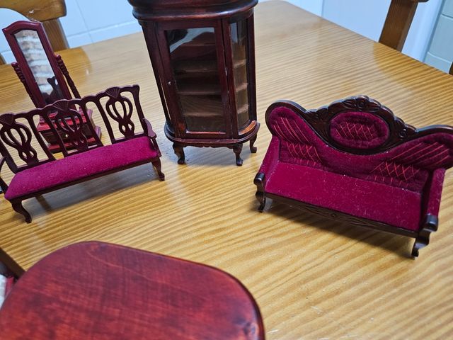 Muebles casa de muñecas