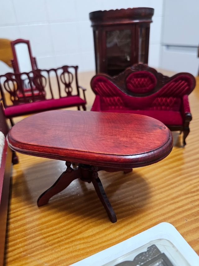 Muebles casa de muñecas