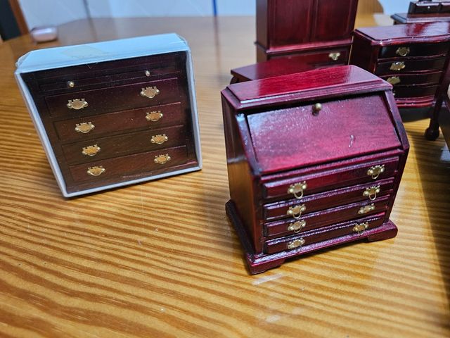 Muebles casa de muñecas