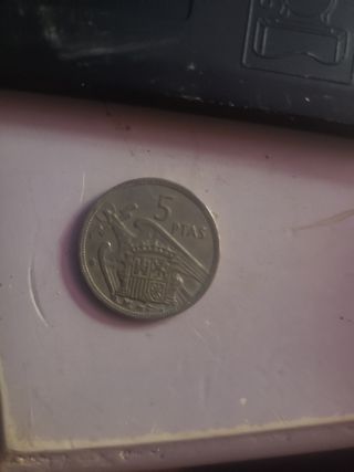 Moneda de 5 pesetas de 1957 y tengo omas parecidas