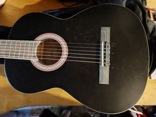 Guitarra Navarrez, Afinador, Puas y Funda