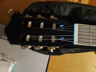 Guitarra Navarrez, Afinador, Puas y Funda