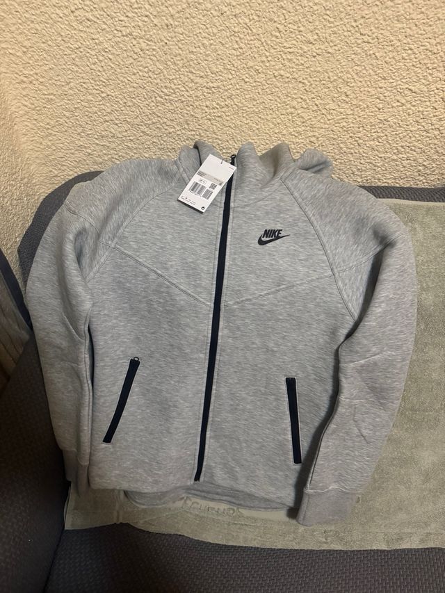 Nike tech gris