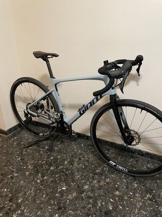 BICICLETA GRAVEL GIANT CARBONO 