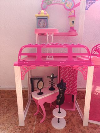 Accesorios y muñecas Barbie,
