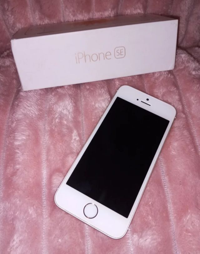 iPhone SE 16 gb