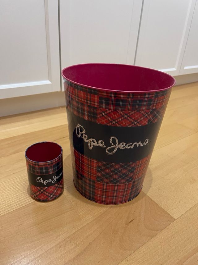 Pack cubo bolis + papelera Pepe Jeans