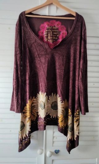 Blusòn o camiseta larga desigual, T. XL