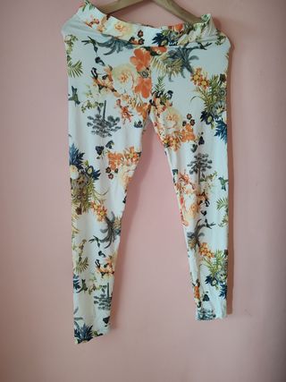 Pantalón pitillo. Talla L. Marca Stradivarius