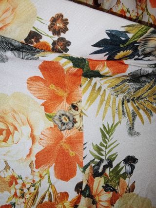 Pantalón pitillo. Talla L. Marca Stradivarius