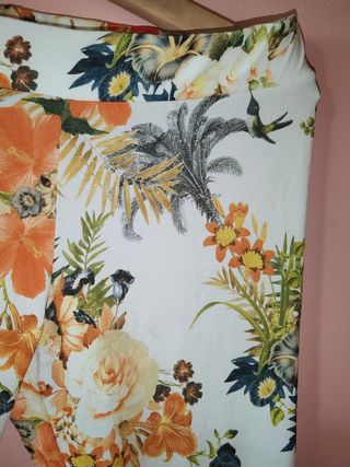 Pantalón pitillo. Talla L. Marca Stradivarius