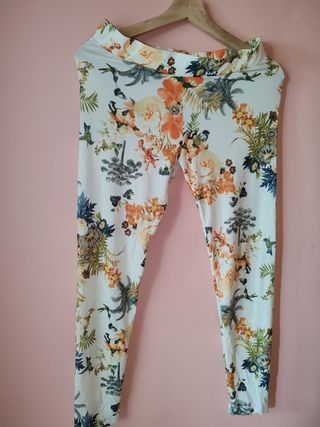 Pantalón pitillo. Talla L. Marca Stradivarius