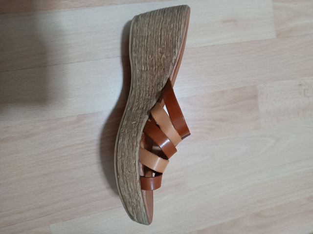 Sandalias de piel, chanclas, zapatillas