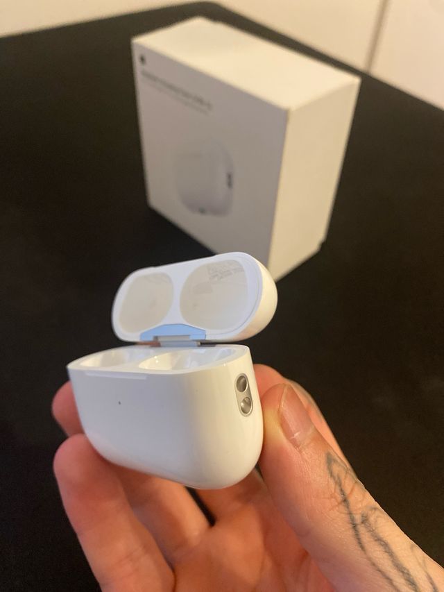 Estuche de Airpods Pro ( 2 generacion )