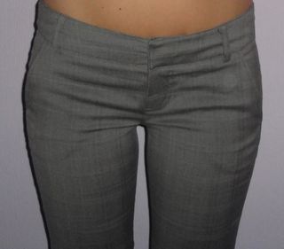 Pantalón gris de Bershka