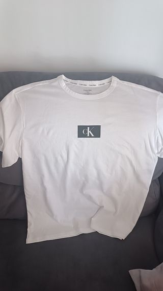 Camiseta Calvin Klein L