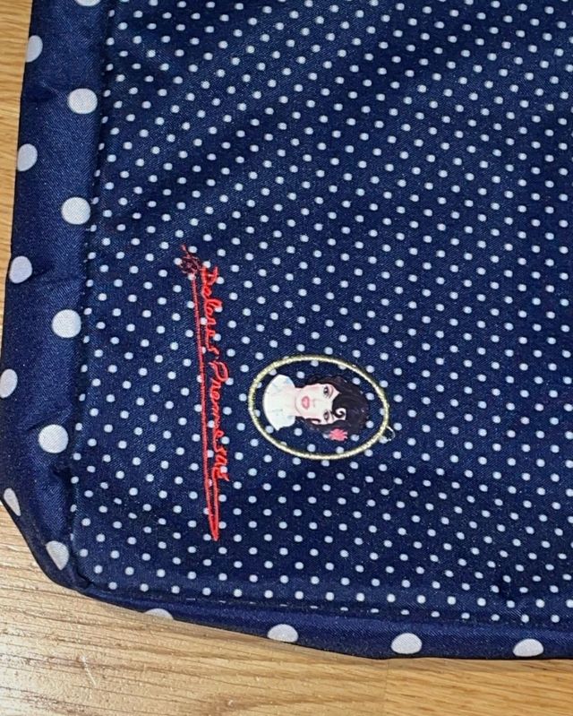 Mochila y estuche escolar de Dolores Promesas. Co